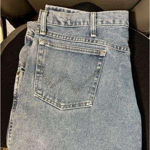 Wrangler Light Blue Relaxed Fit Men’s Jeans